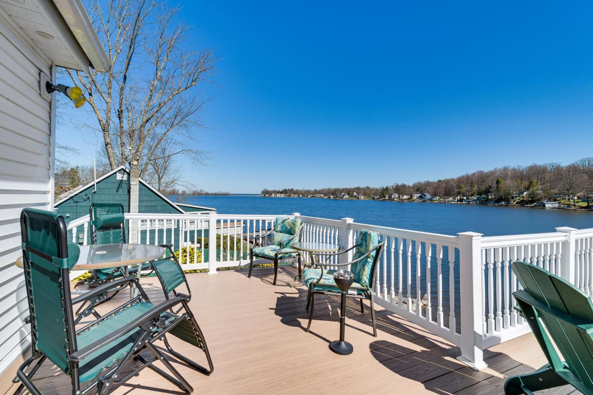 Waterfront Wolcott Vacation Rental With Deck And Views ภายนอก รูปภาพ