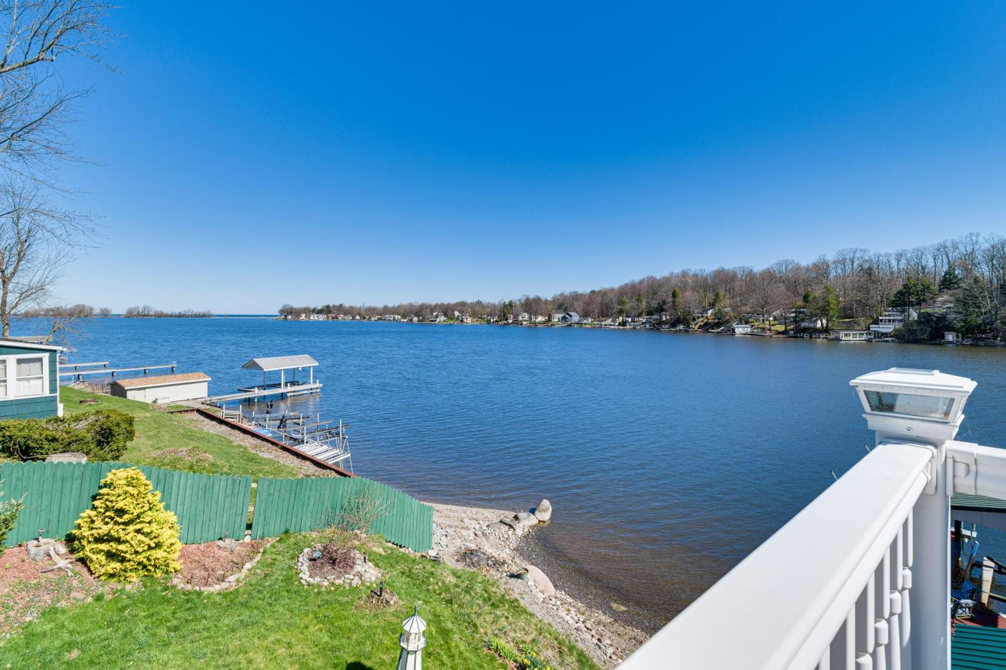 Waterfront Wolcott Vacation Rental With Deck And Views ภายนอก รูปภาพ